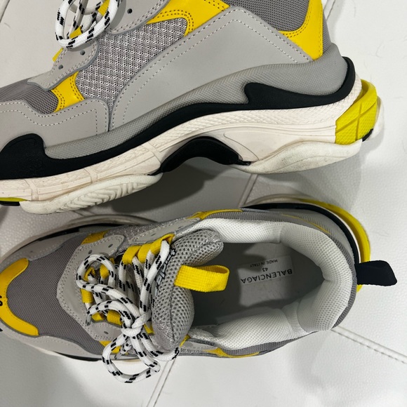 Balenciaga like new never burned was only used once - Picture 4 of 6